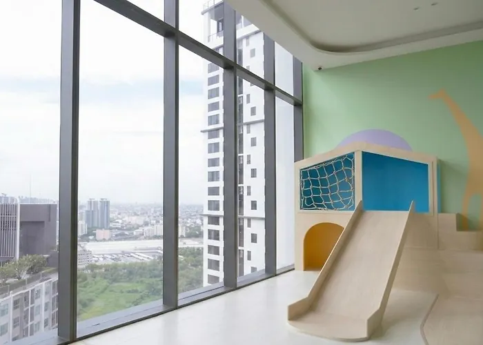 Landmark At Mrta Station, Cassia Building, Huai Kwang District